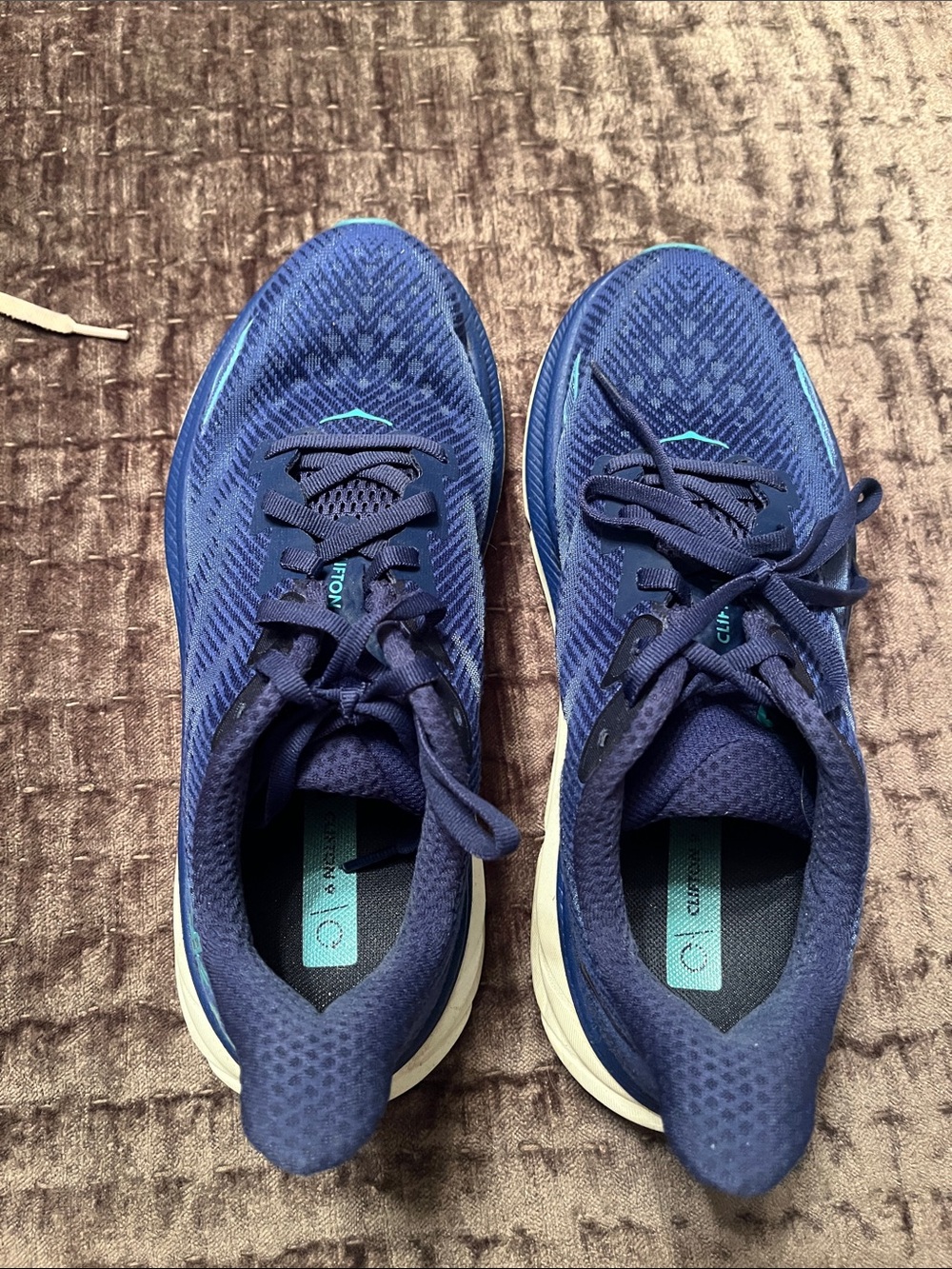 Hoka women’s size 8 Clifton sneaker